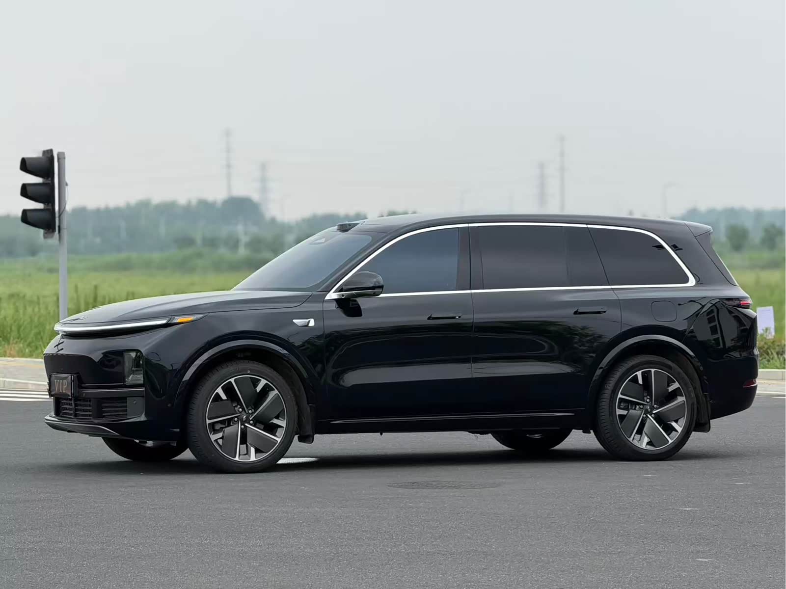 LiXiang L9, Чёрный