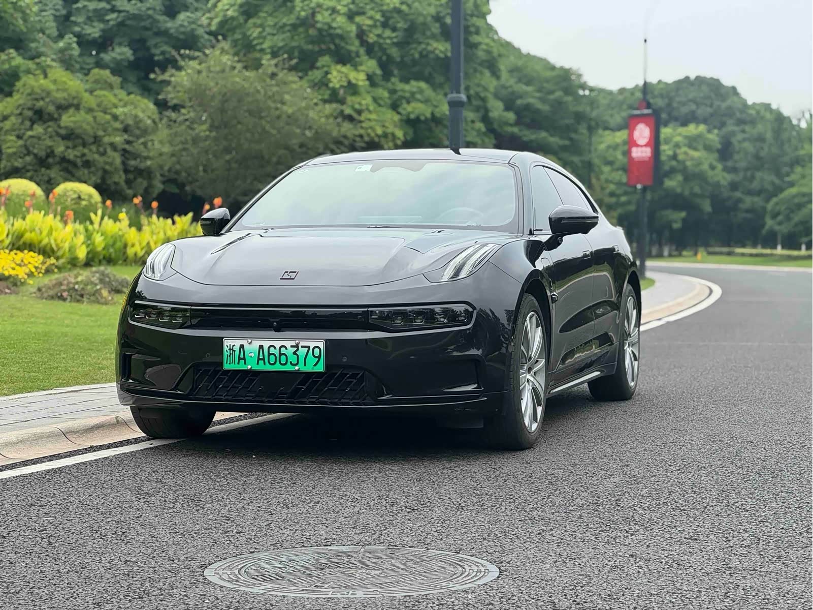 Zeekr 001