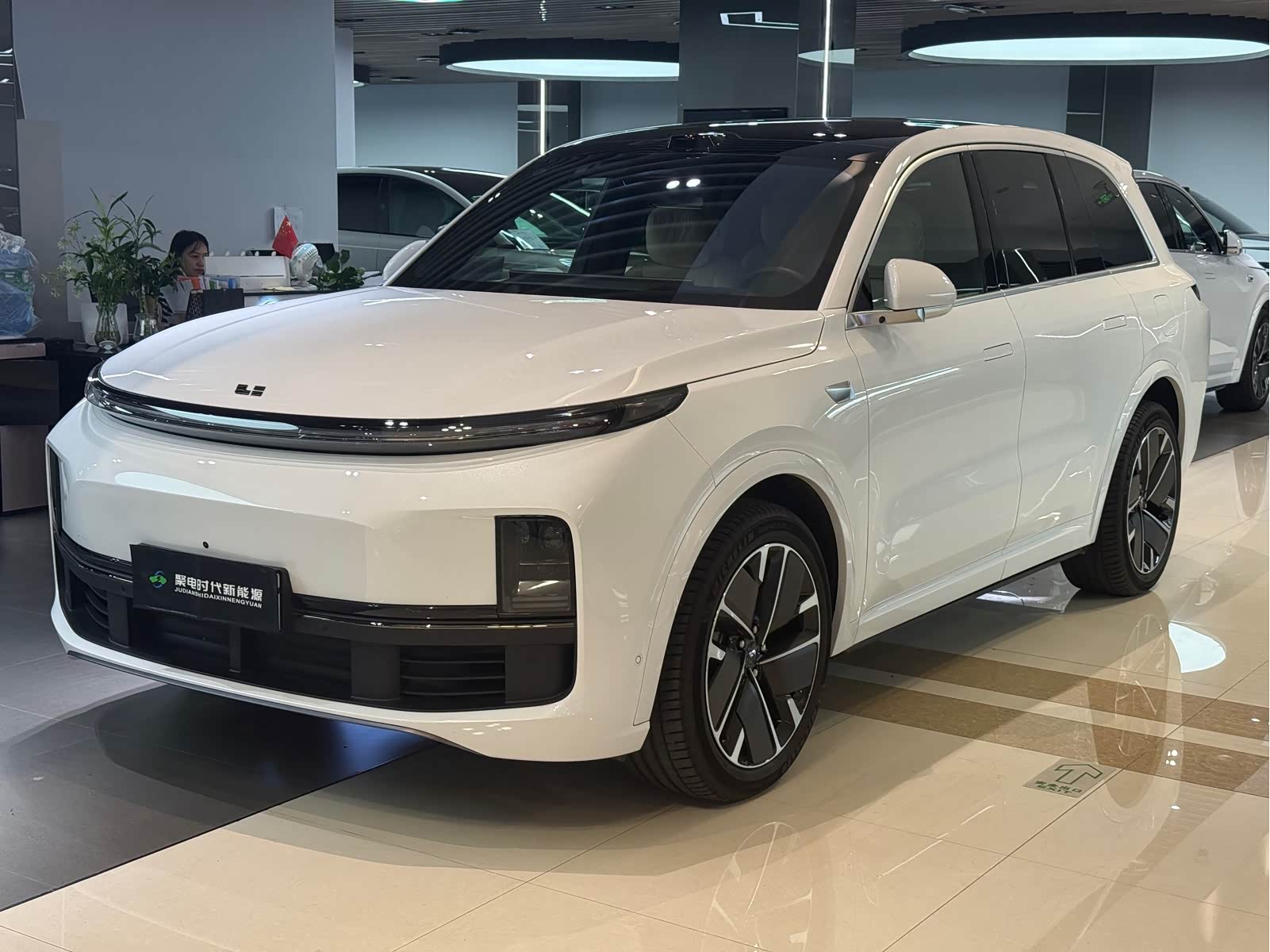 LiXiang L8