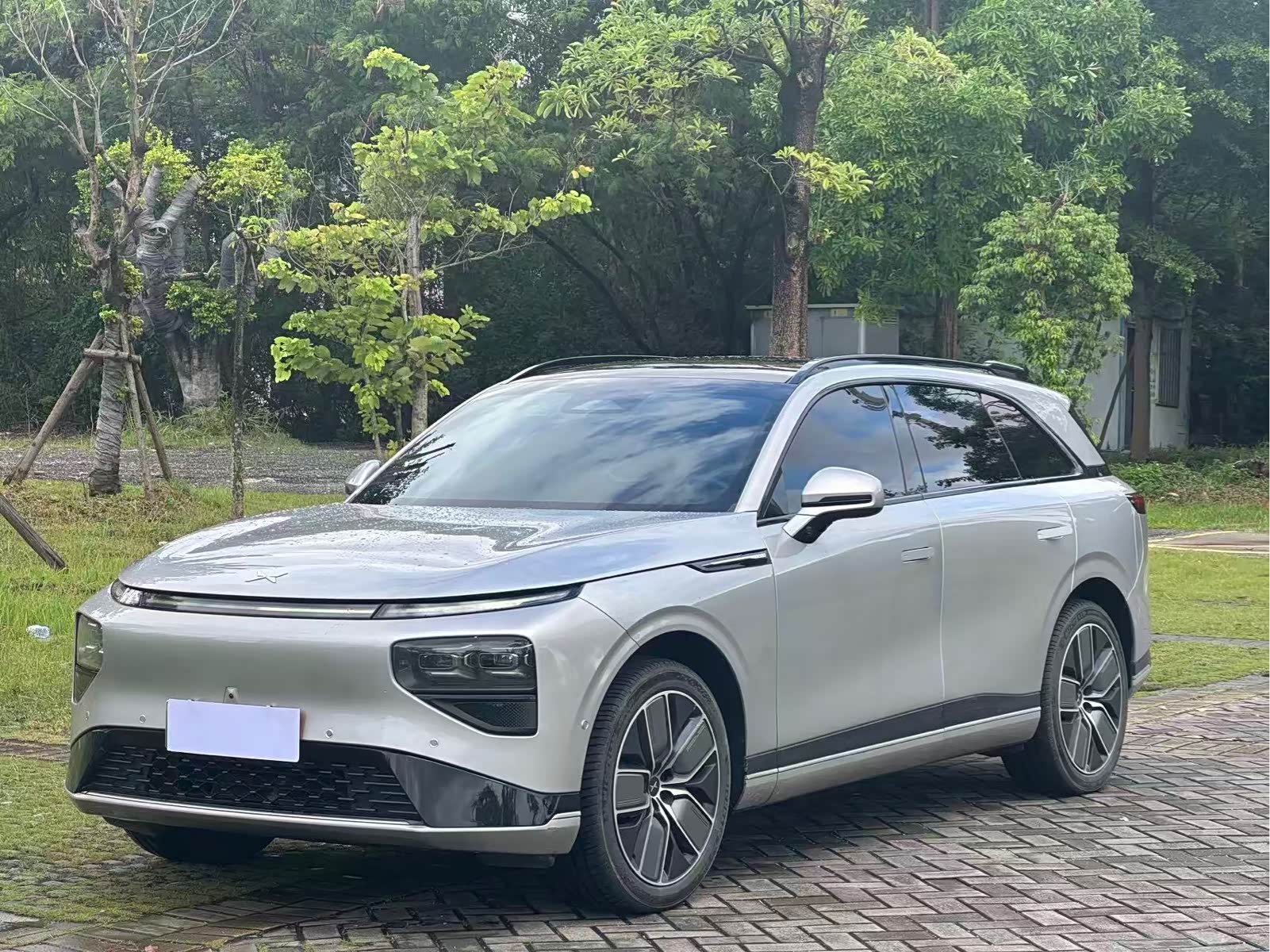 Xpeng G9