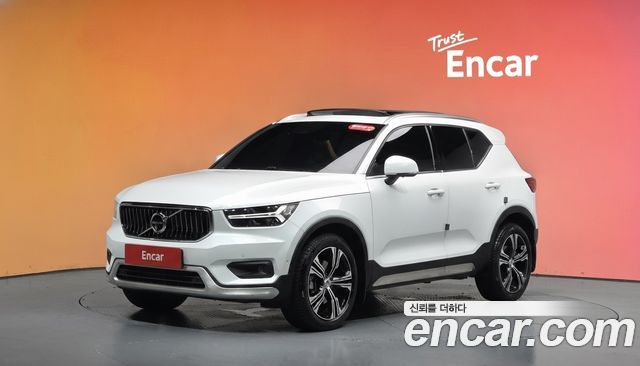 Volvo XC40, Белый